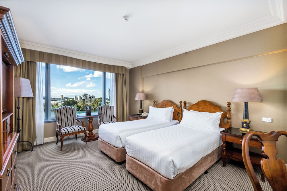 Superior, Twin Beds, River View