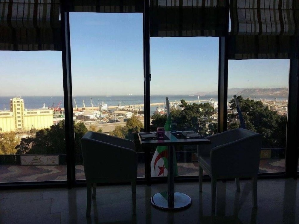 Hotel Adef 17/28