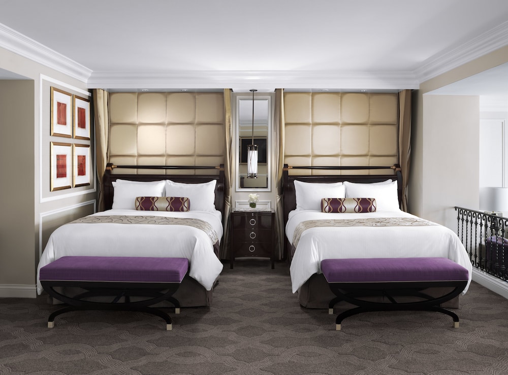 The Venetian Prestige Club Lounge 23/66
