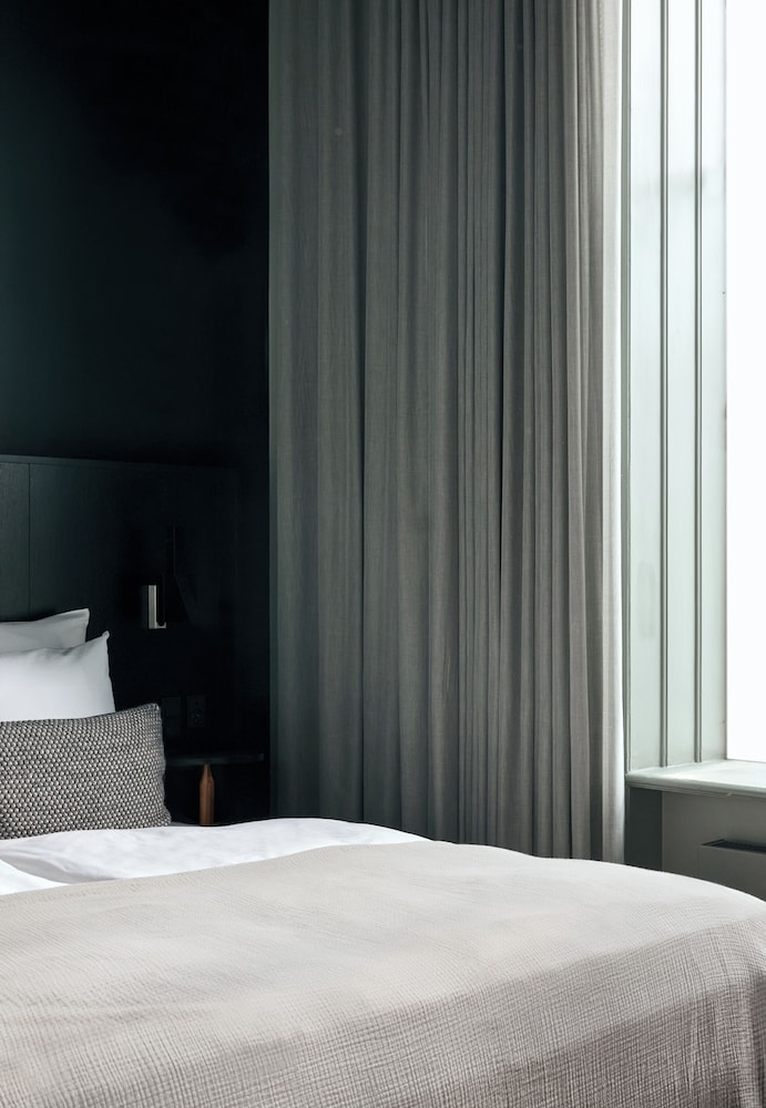 جناح بريميوم بسرير كوين بشرفة، Hotel Hans 2/10