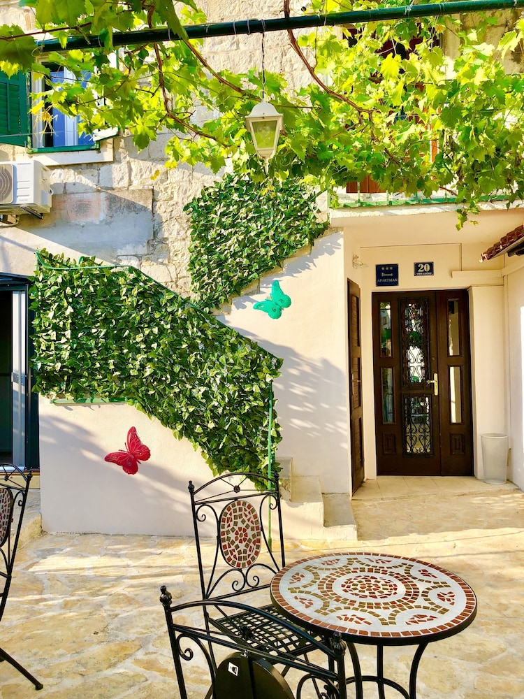Luxury Villa Minerva Gardens 64/80