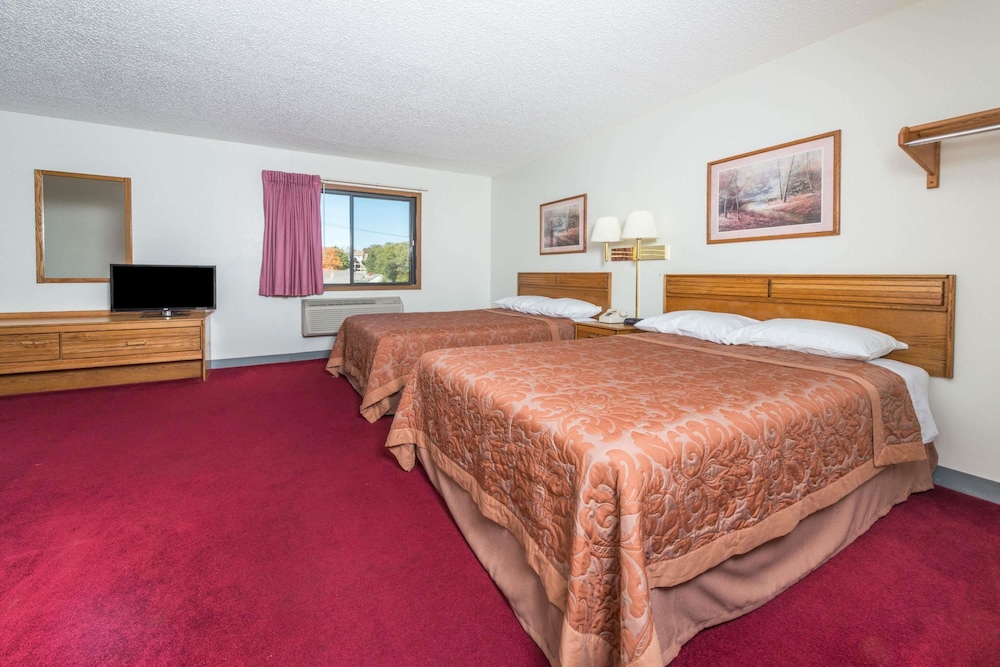 Super 8 by Wyndham Front Royal 5/24
