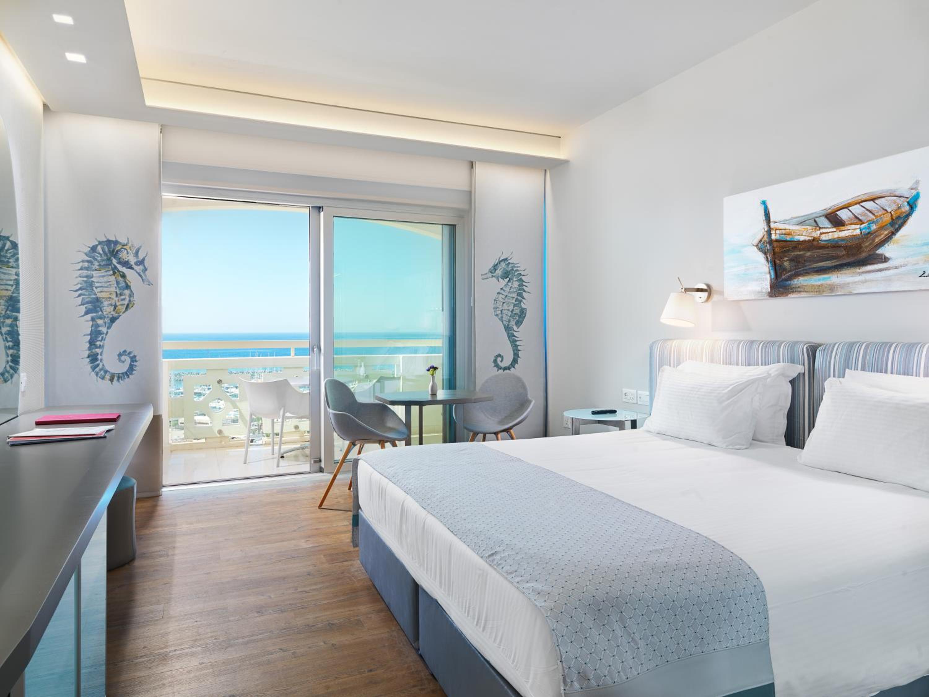 Imperial, King Bed, Sea Front, Marina View