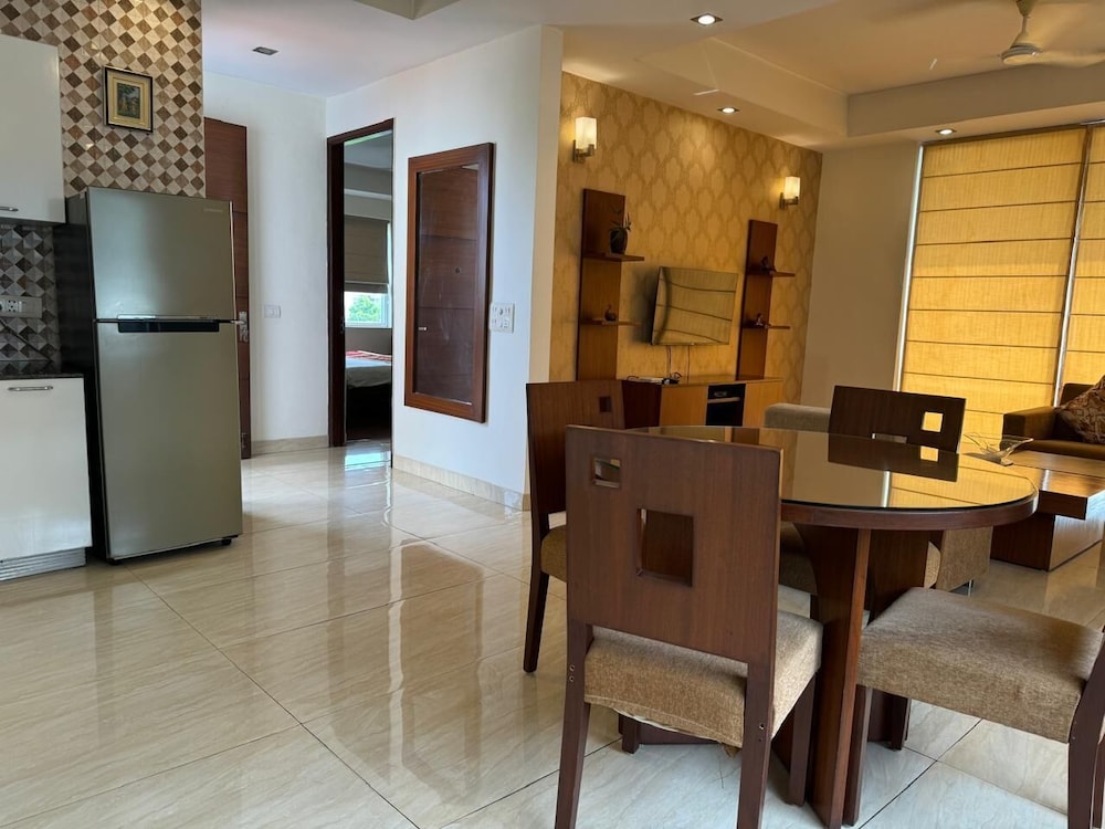 Ahuja Residency Sector 44 Noida 24/39