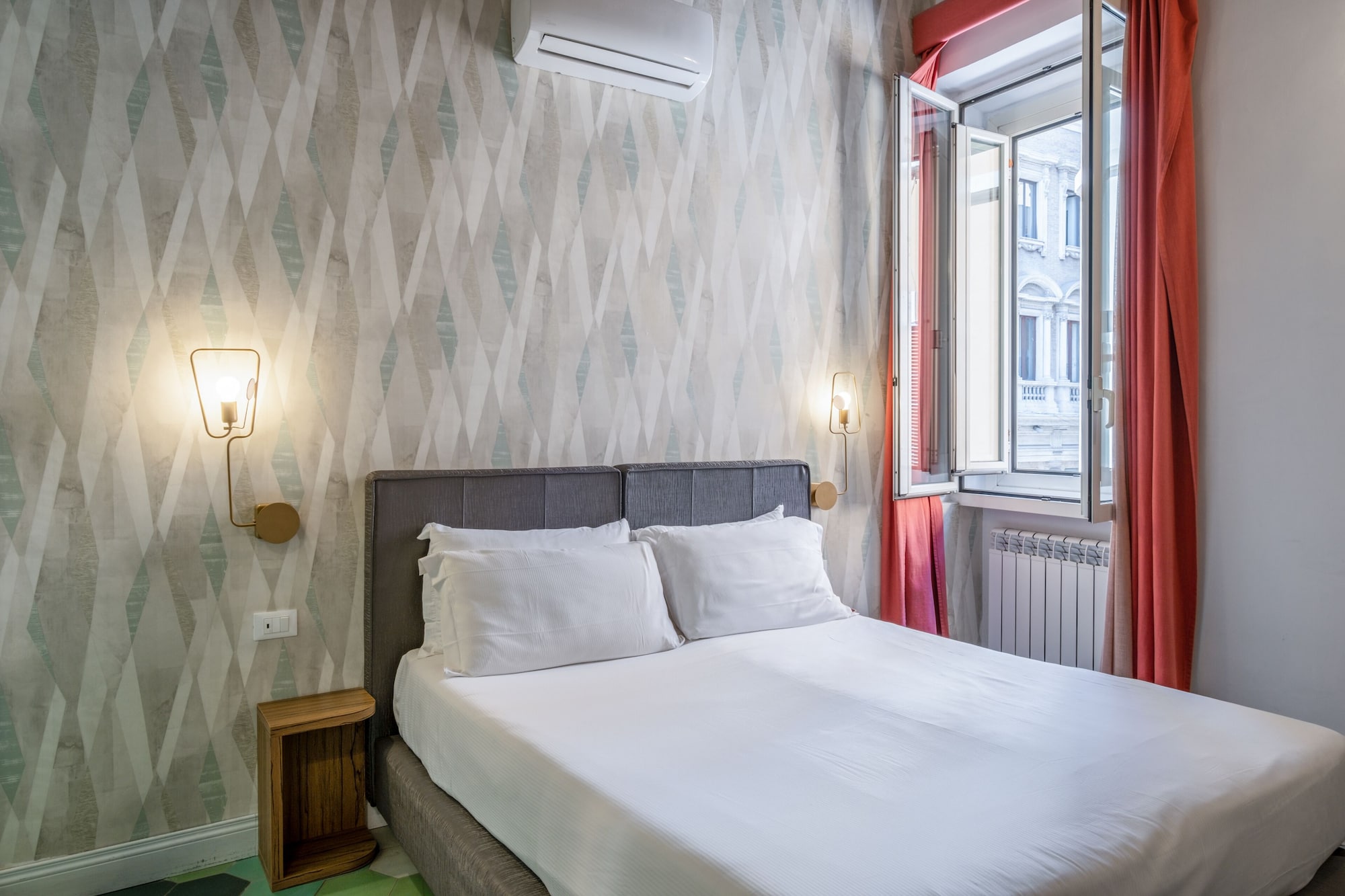 SUPERIOR, DOUBLE BED