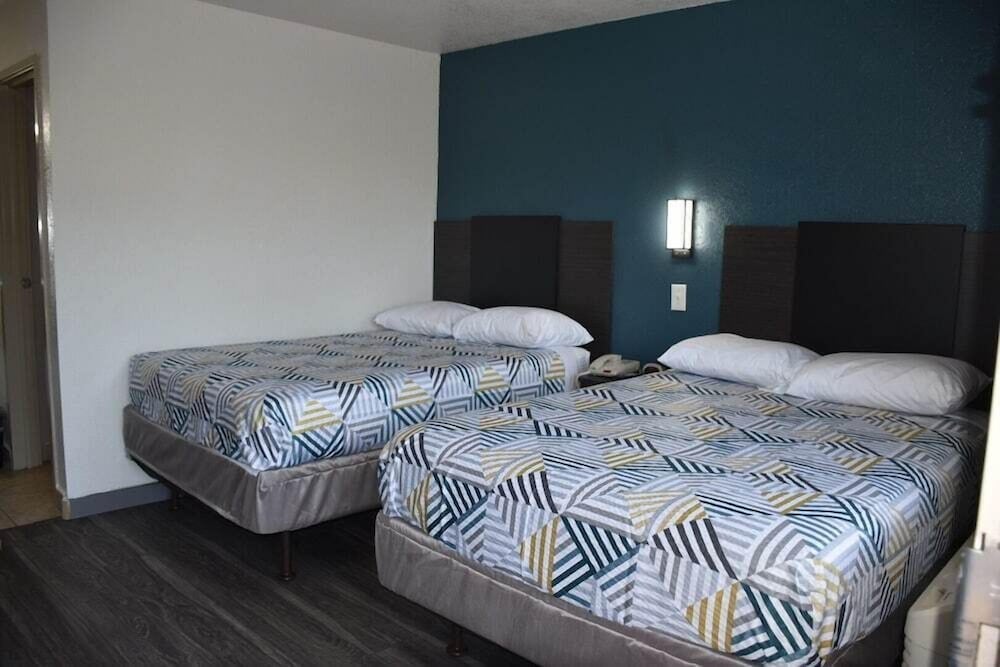 2 Full Beds Smoking