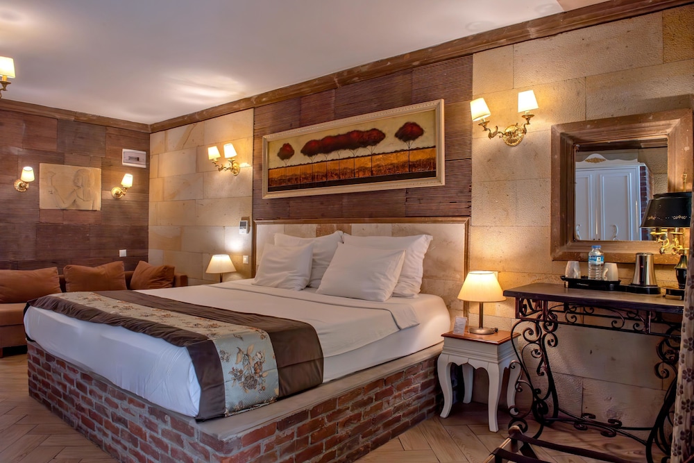 WINEPORT LODGE AGVA 20/84