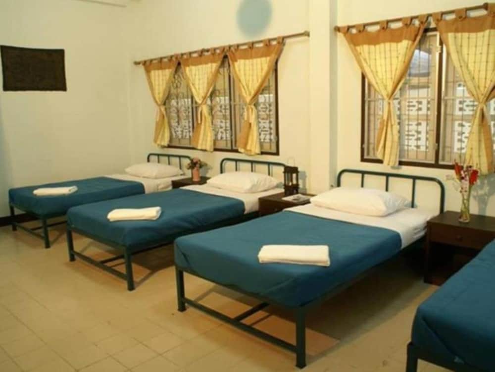 MIXED DORM