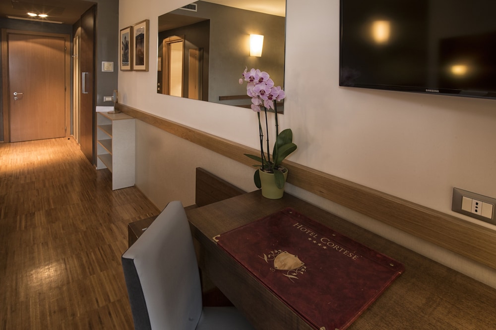 Hotel Cortese 9/60