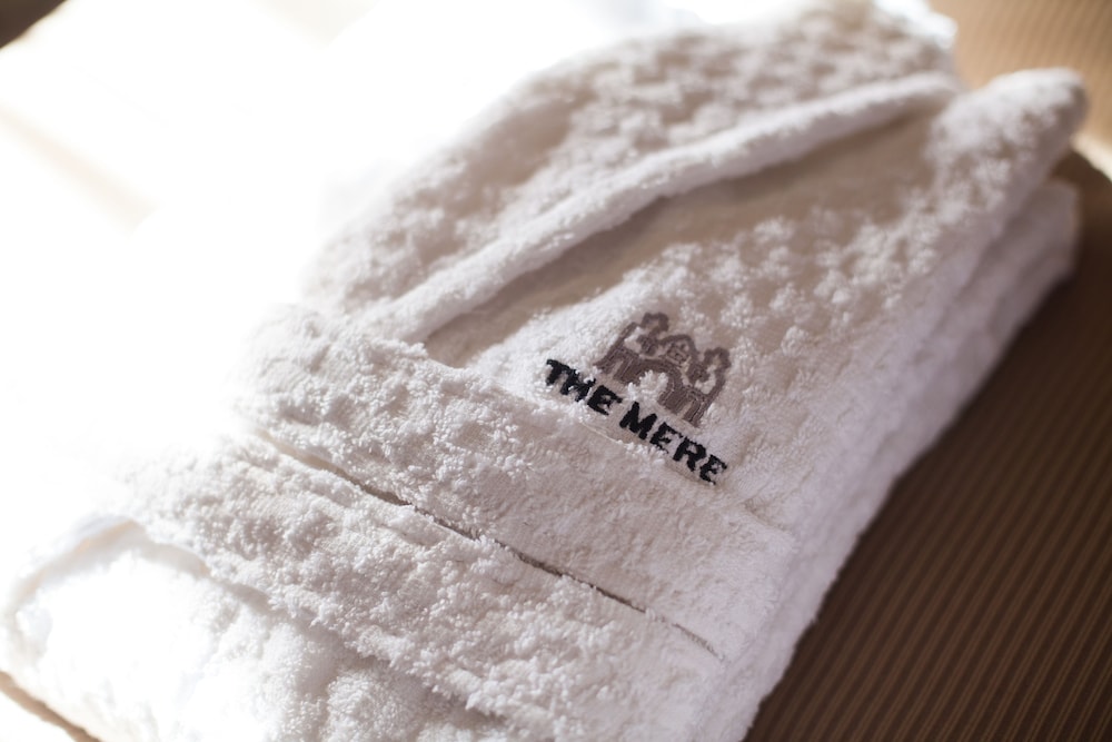 Fairmont Cheshire The Mere 16/49
