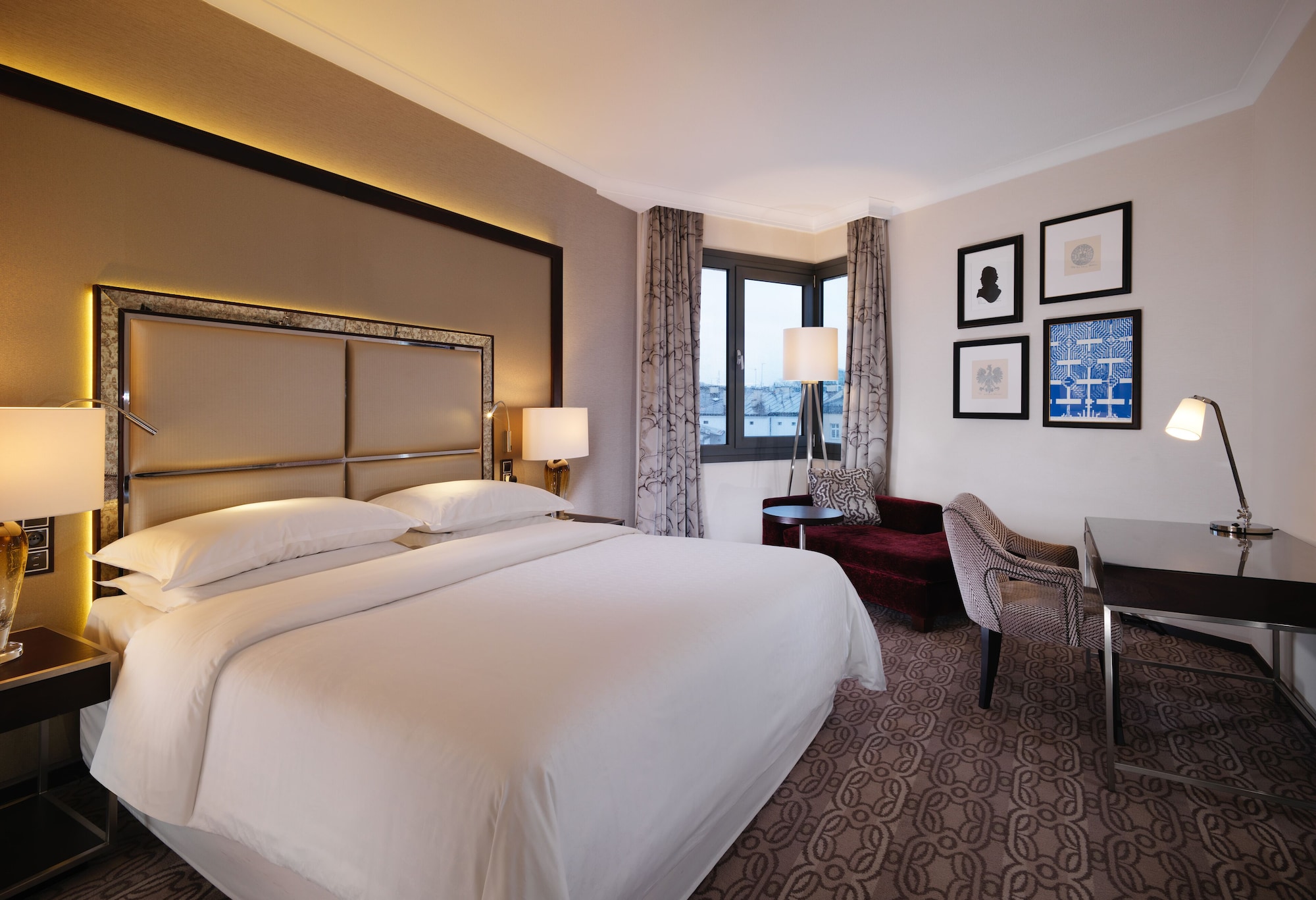 DELUXE, KING BED, WITH VIEW