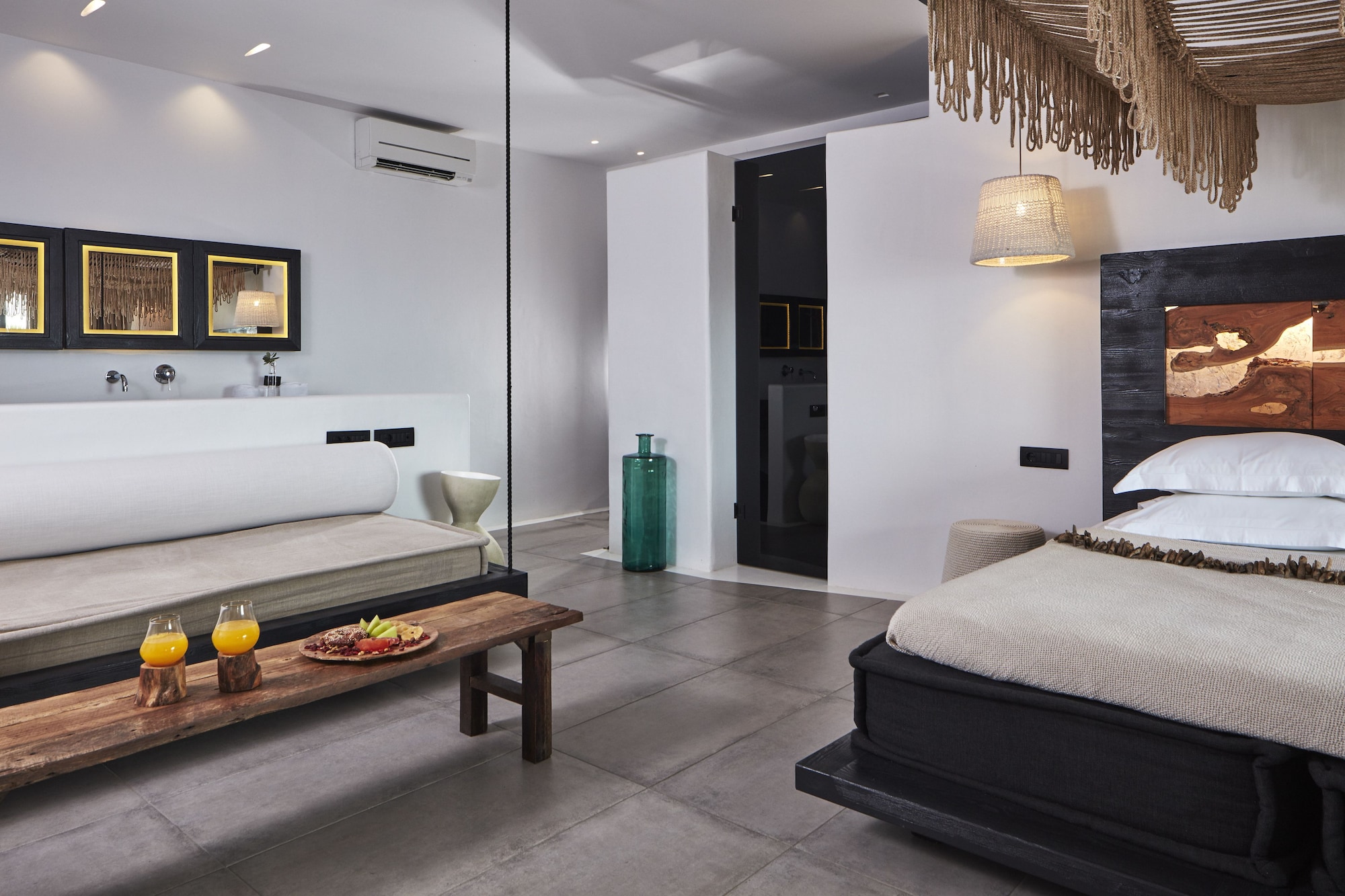 غرفة سوبيريور بسرير مزدوج بإطلالة على البحر، Myconian Utopia Relais & Chateaux 2/5