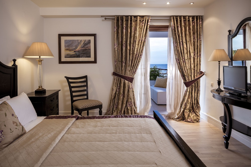 2 BEDROOMS, PANORAMIC, SUITE, JETTED TUB