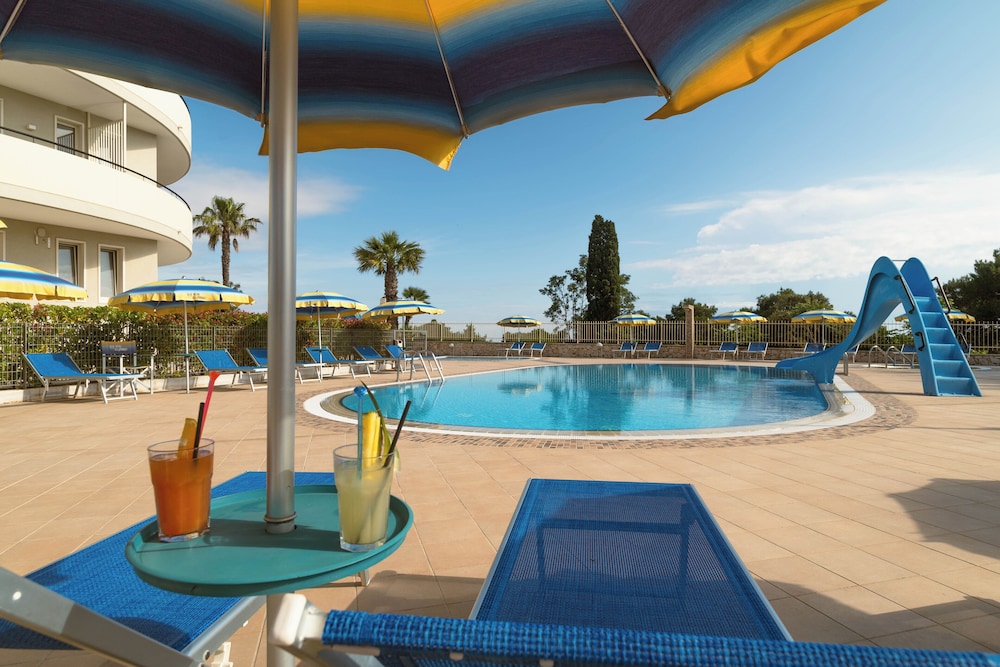 Hotel Lo Smeraldo 23/34