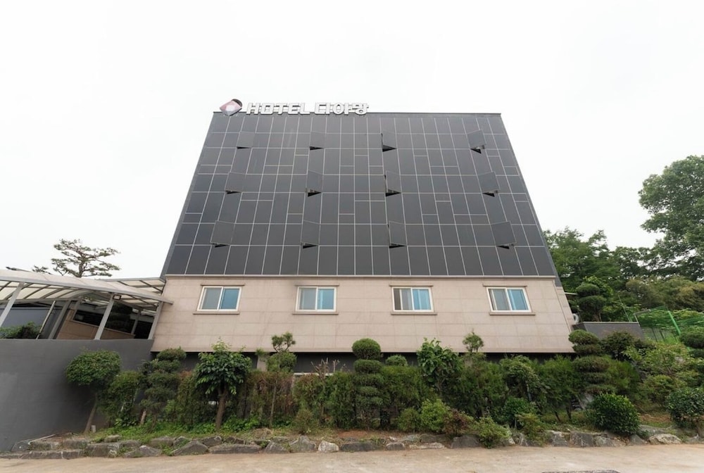 Hotel Diamant 2/20