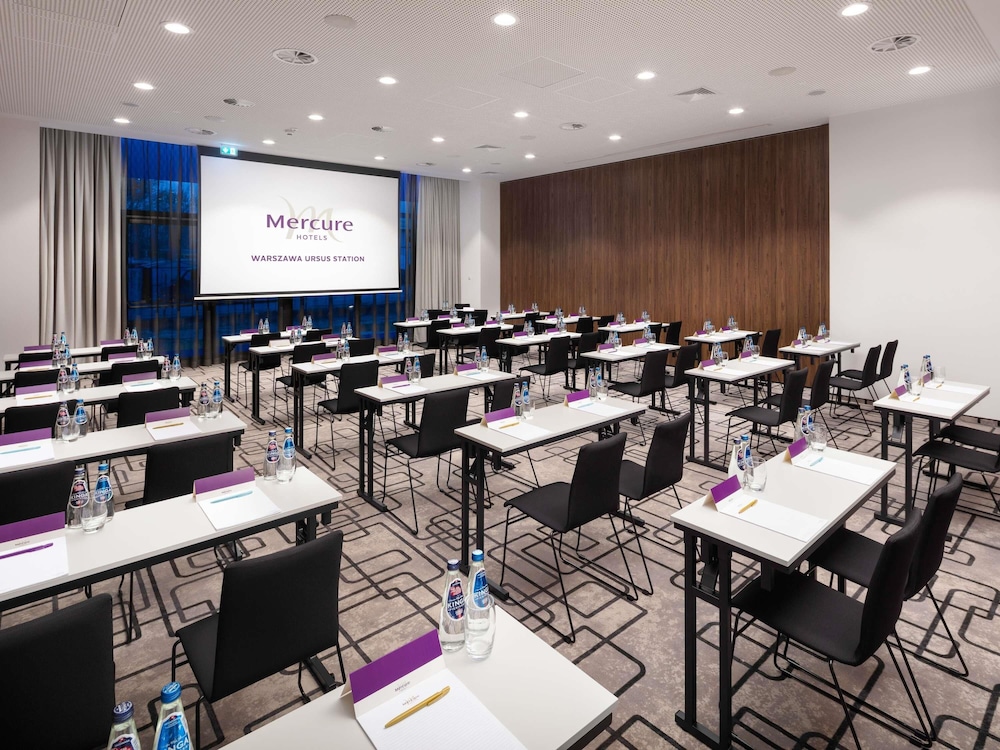 Mercure Warszawa Ursus Station 61/70