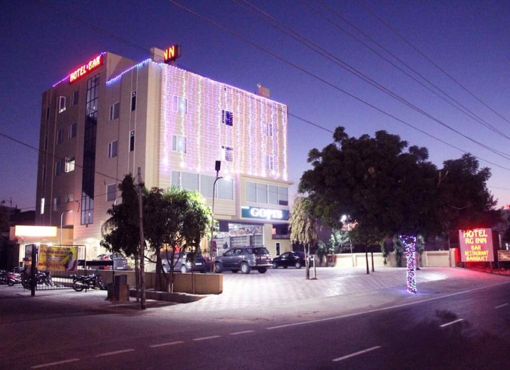 Hotel Rg Inn 32/35