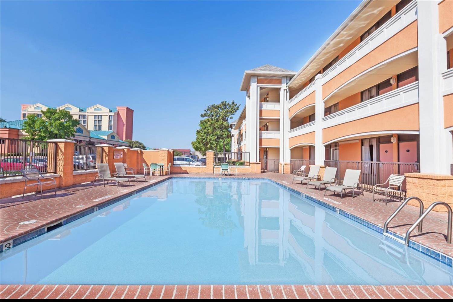 SureStay by Best Western Irving Grapevine DFW North 21/21