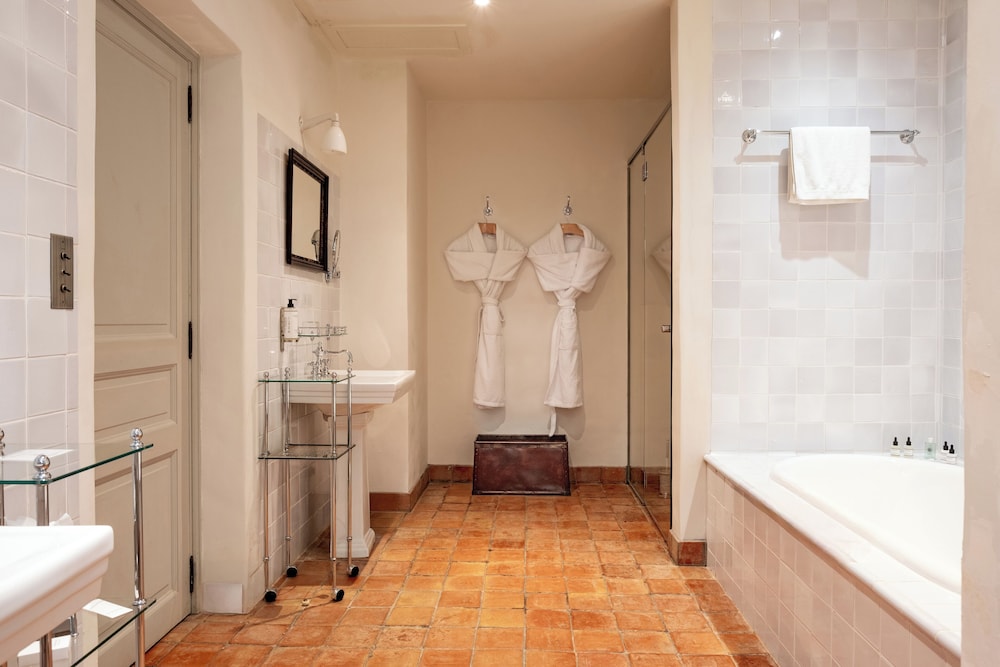 Hotel The Originals Auberge Ostape 19/50