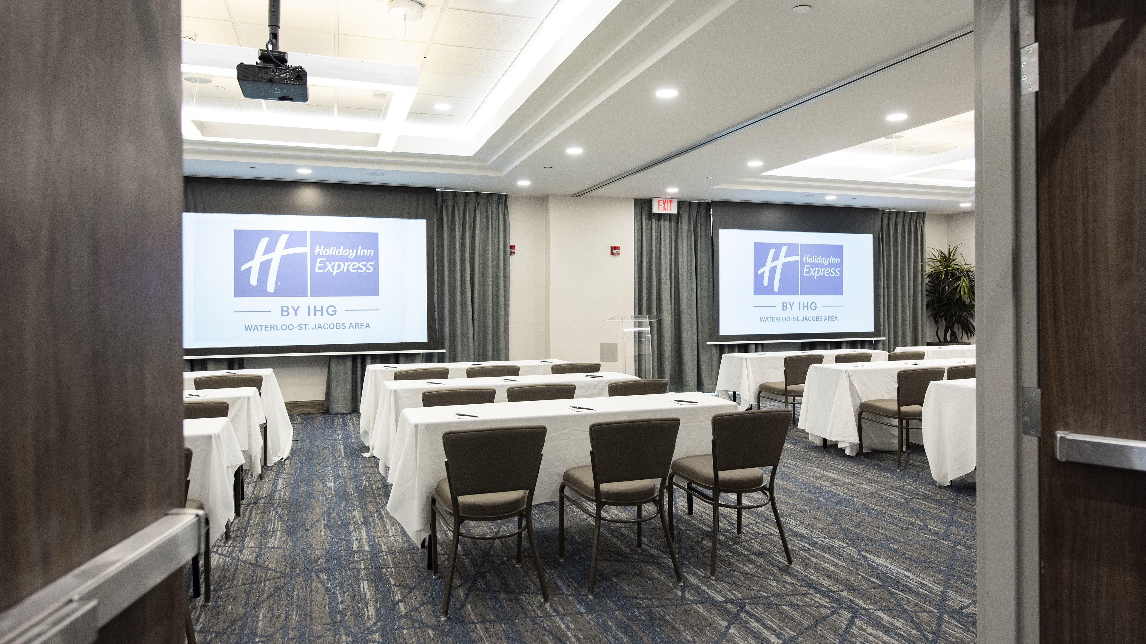 Holiday Inn Express Hotel Suites Waterloo St Jacobs 65/78