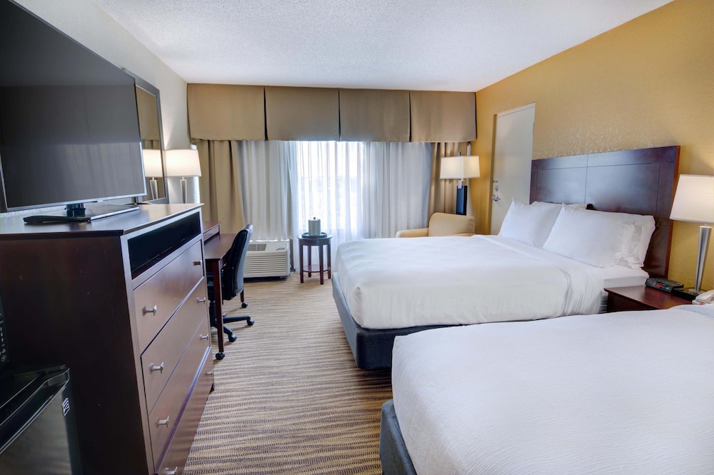 Holiday Inn St Petersburg N Clearwater 31/68