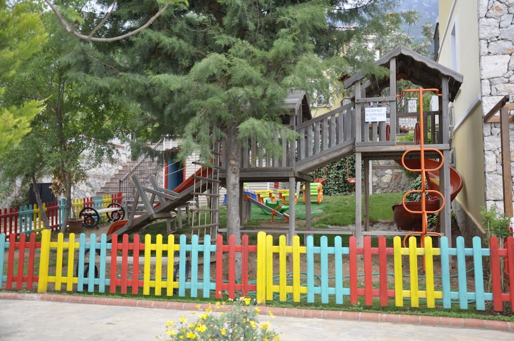 Perdikia Hill Family Resort Villas 49/68