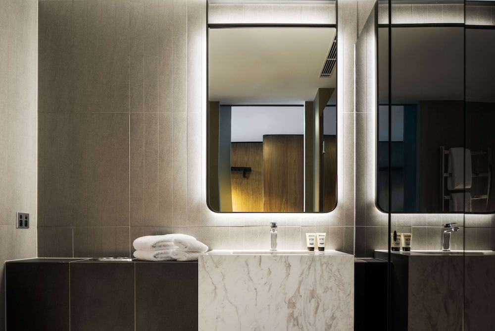 West Hotel Sydney Curio Collection By Hilton 30/80