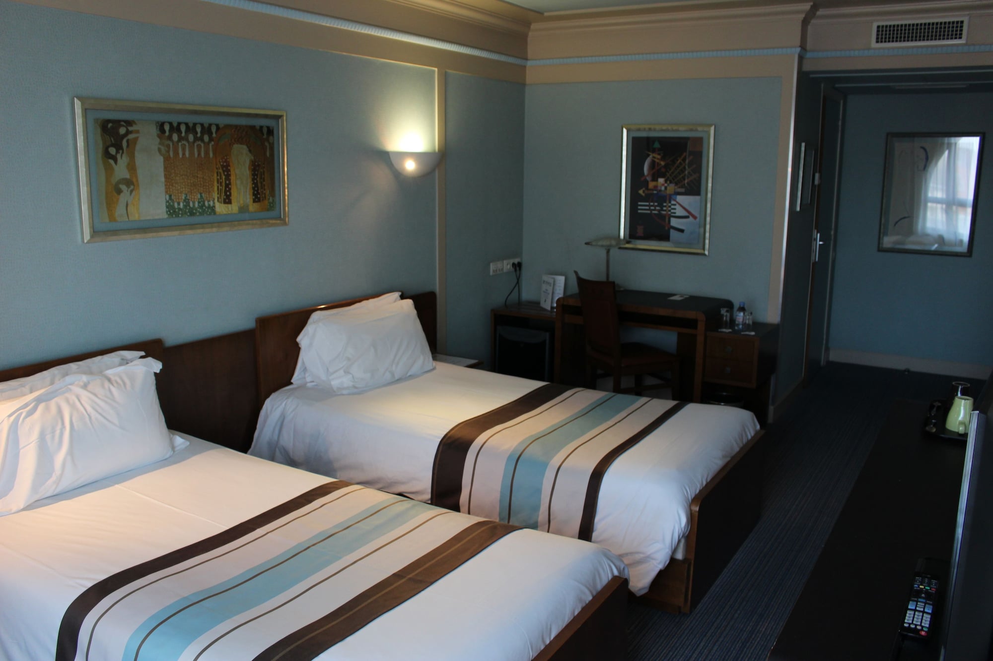 SUPERIOR, PRIVILEGE, TWIN BEDS