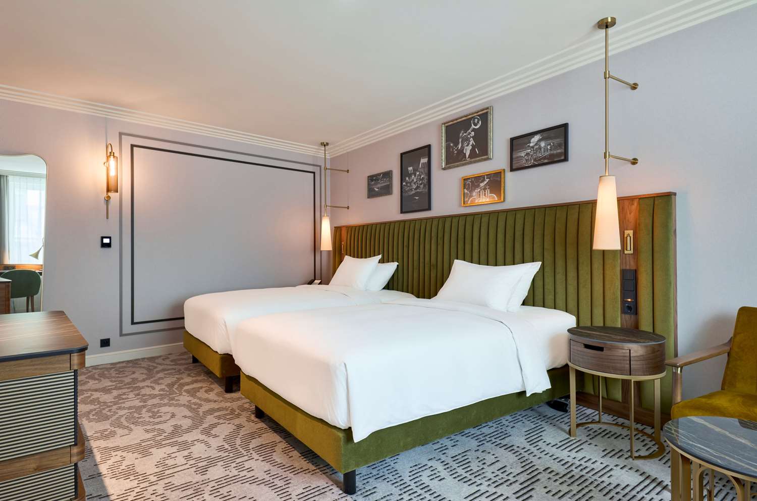 Deluxe, Double Bed