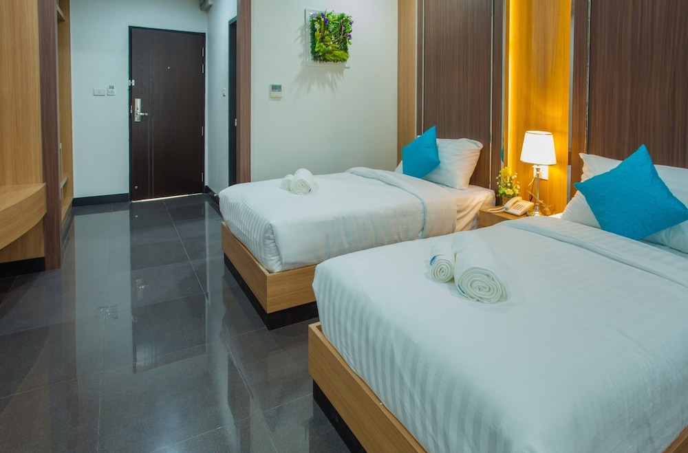 Thanburi Hotel 6/35