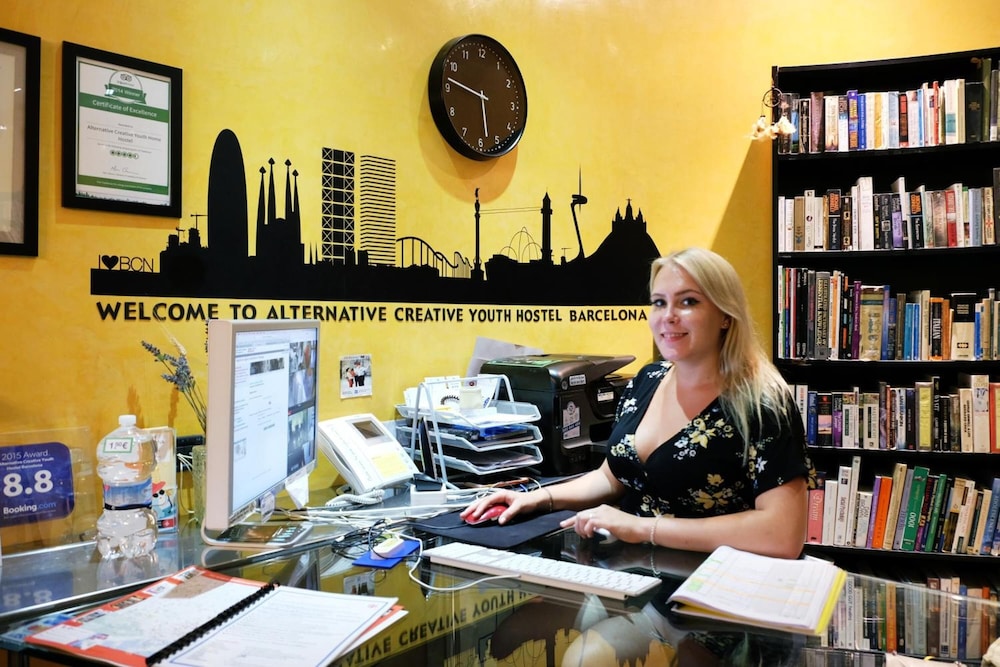 Alternative Creative Youth Hostel Barcelona 27/50
