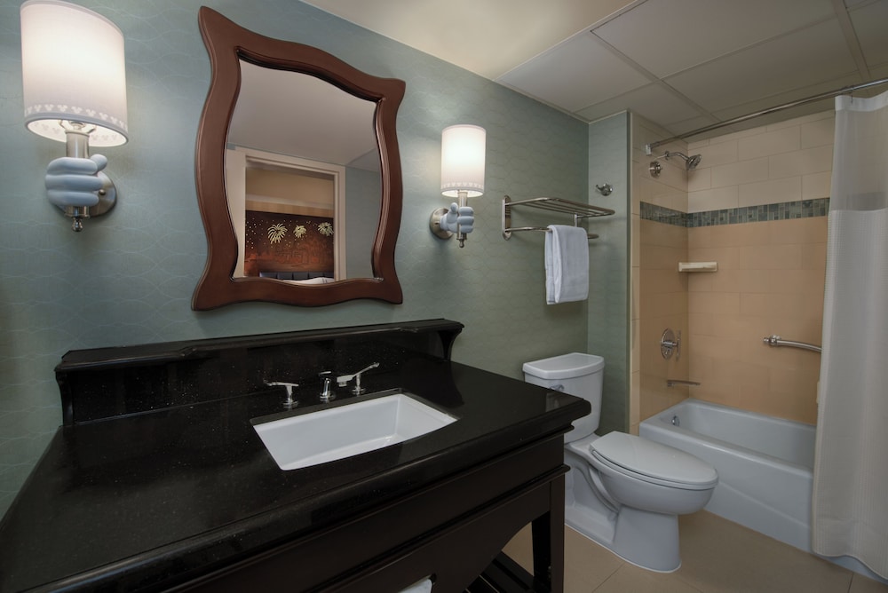 Disneyland Hotel 69/70