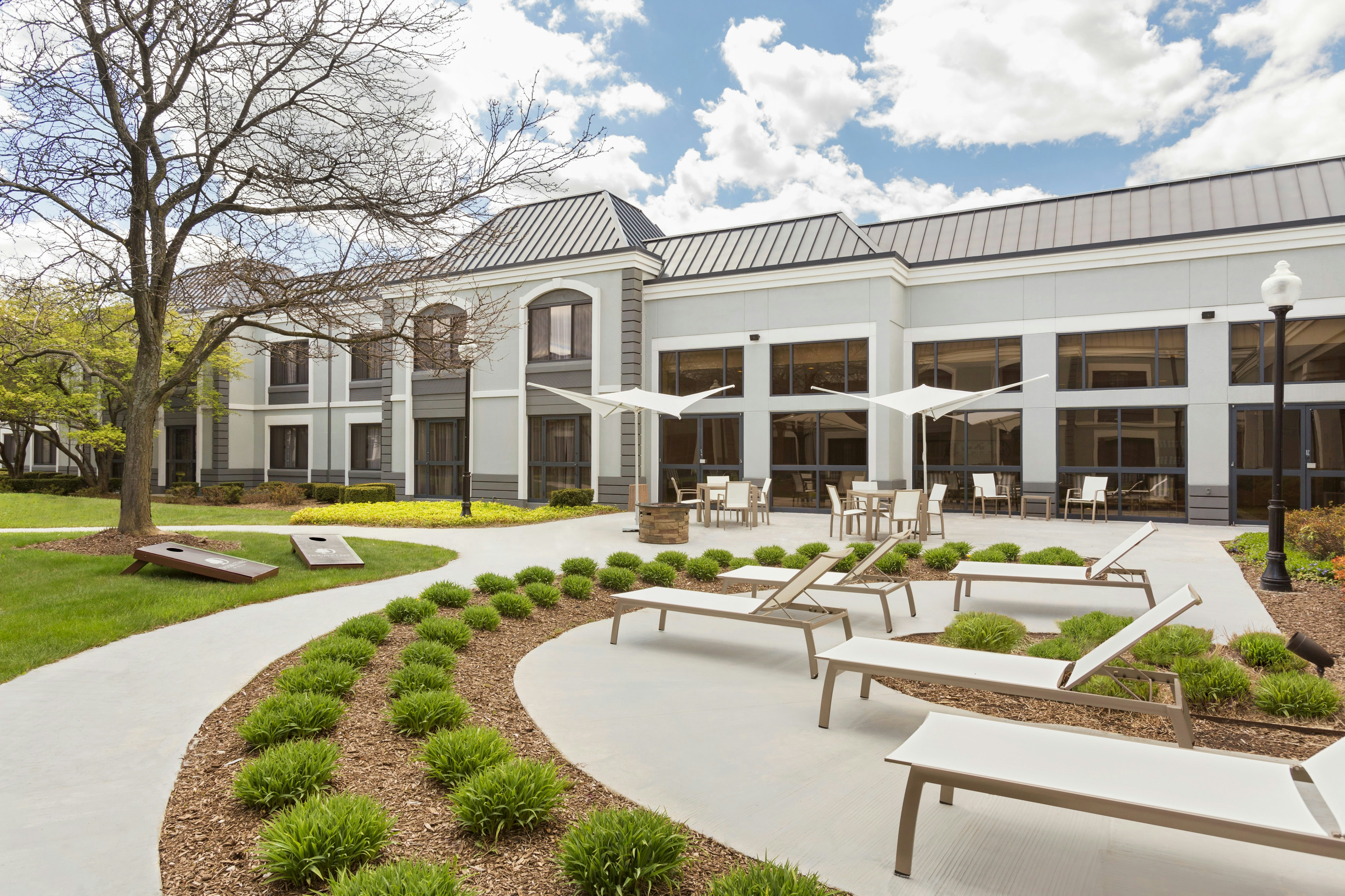 Doubletree By Hilton Detroit Novi 67/74