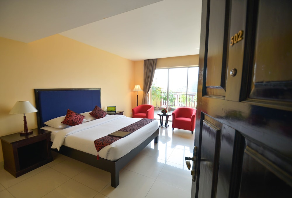 Almond Hotel - Phnom Penh 11/50