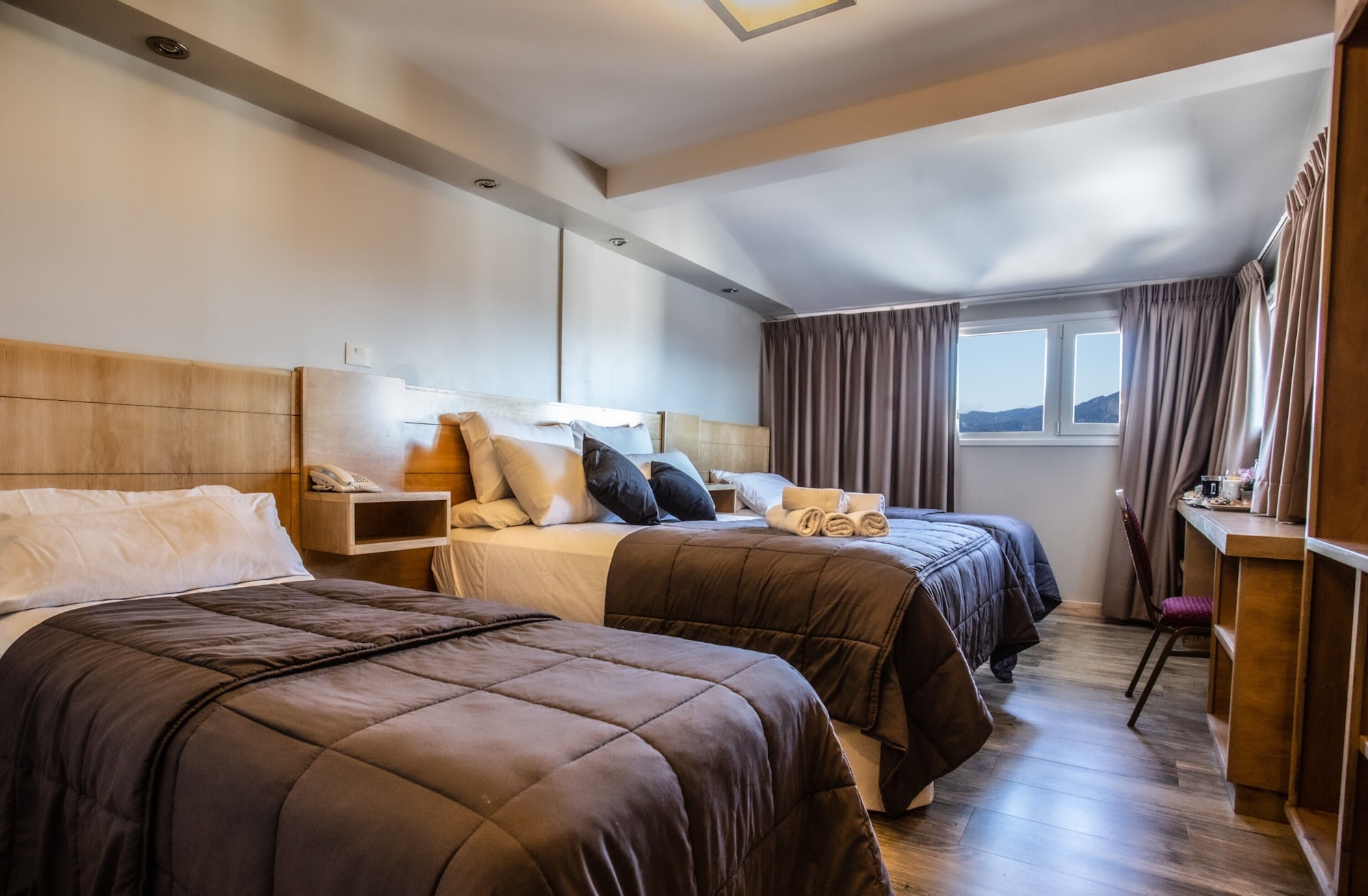 ROOM, QUADRUPLE