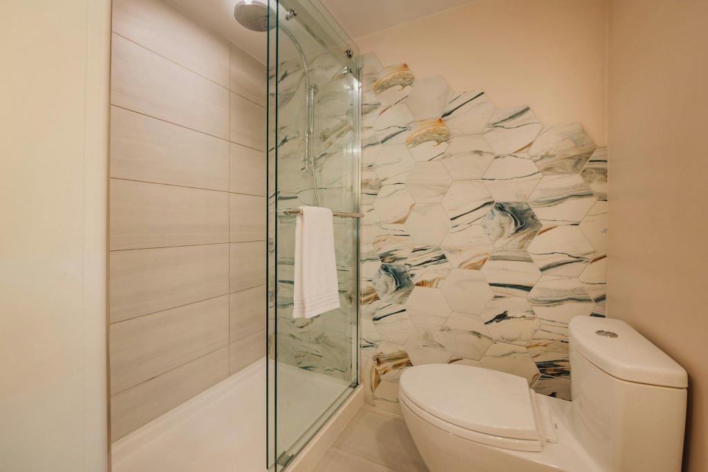 1 Bedroom, Ocean, Suite, King Bed, Ocean Front, Sofa, Balcony