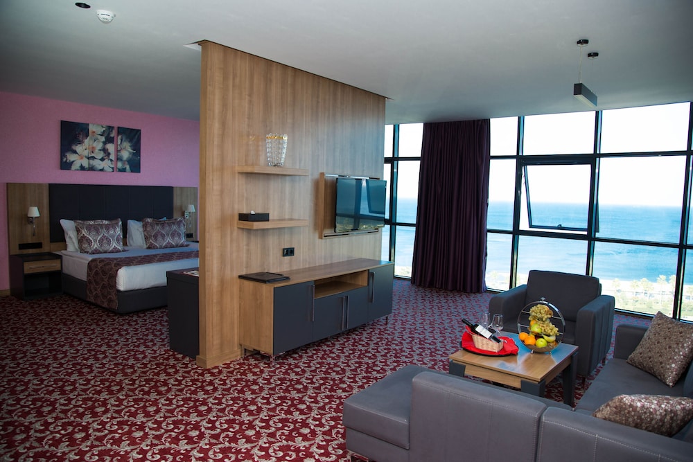 Euphoria Batumi Convention And Casino Hotel 41/63