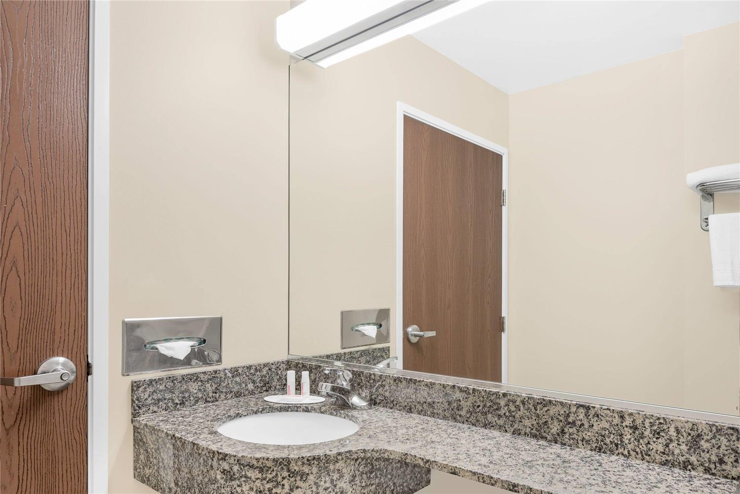 Microtel Inn & Suites By Wyndham Waynesburg 4/6