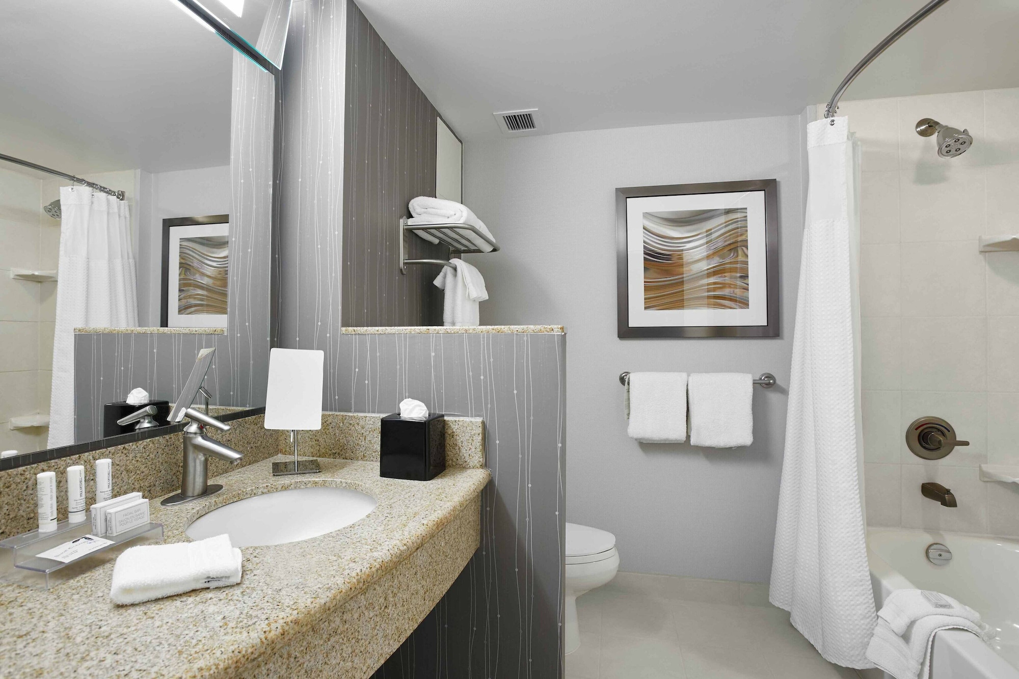 جناح بسرير كينج بغرفة نوم واحدة، Courtyard By Marriott Toronto Brampton 2/2