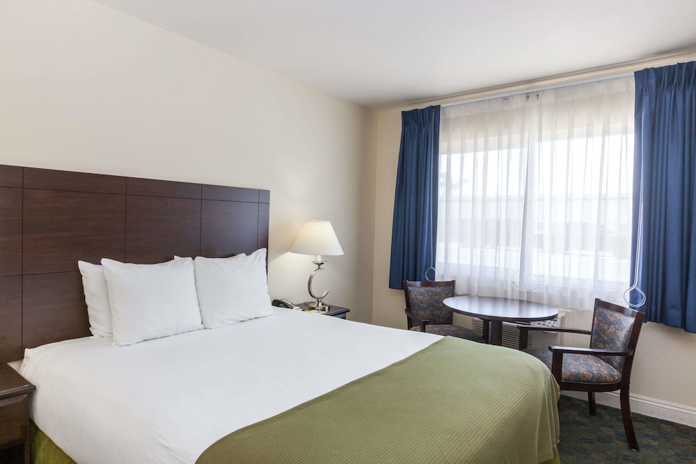 Days Inn By Wyndham Santa Maria 3/18