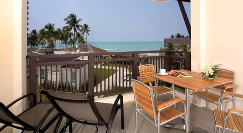 Kantary Beach Hotel 36/49