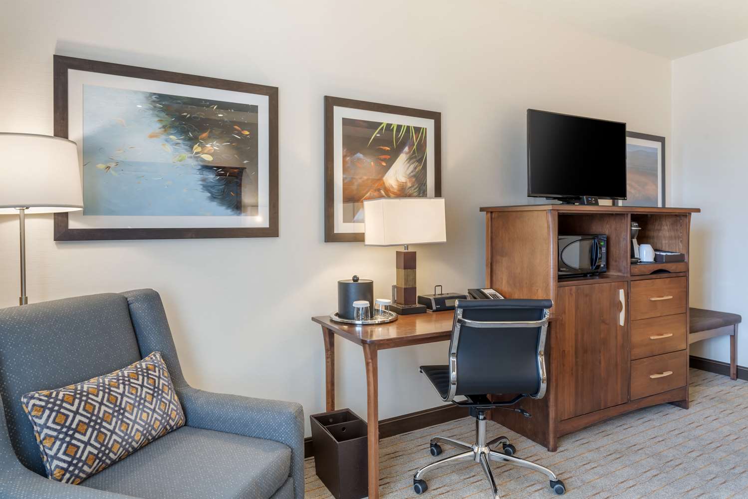 Best Western Premier Boulder Falls Inn 53/66