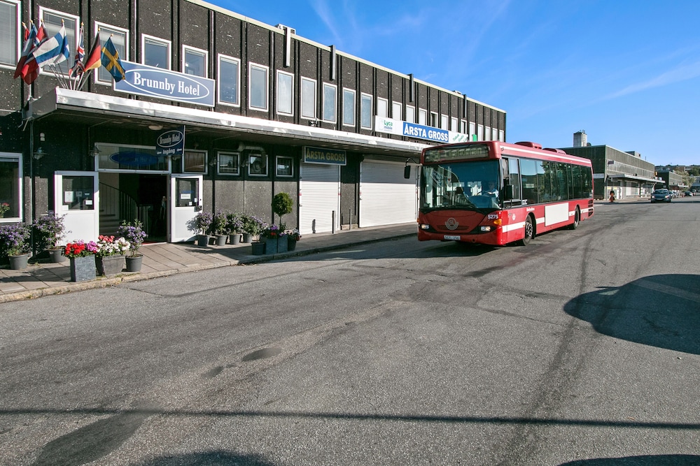 Brunnby Hotel 48/54