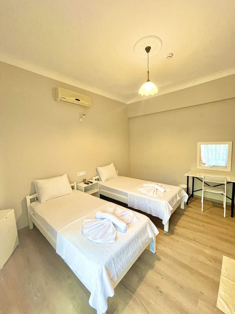 Cennet Hotel 12/46