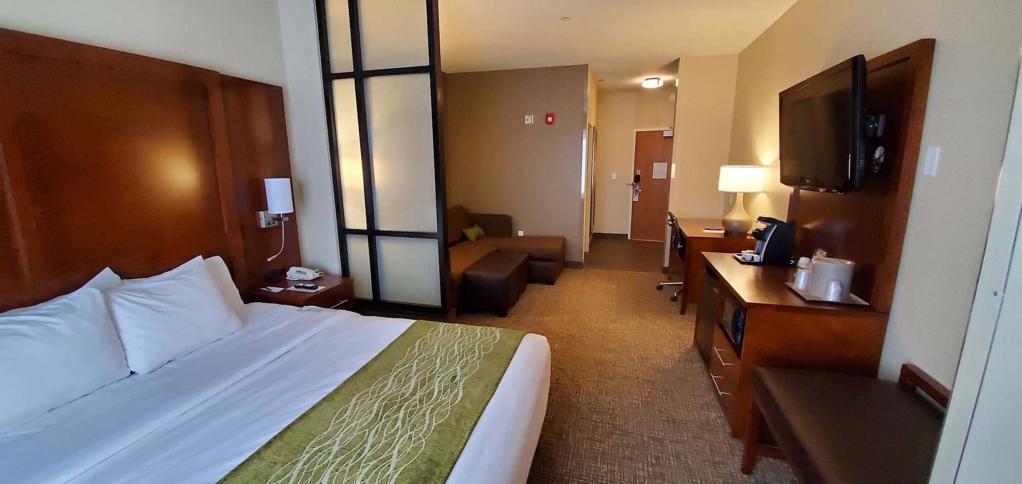 Suite, 2 Queen Beds, Sofa, Accessible