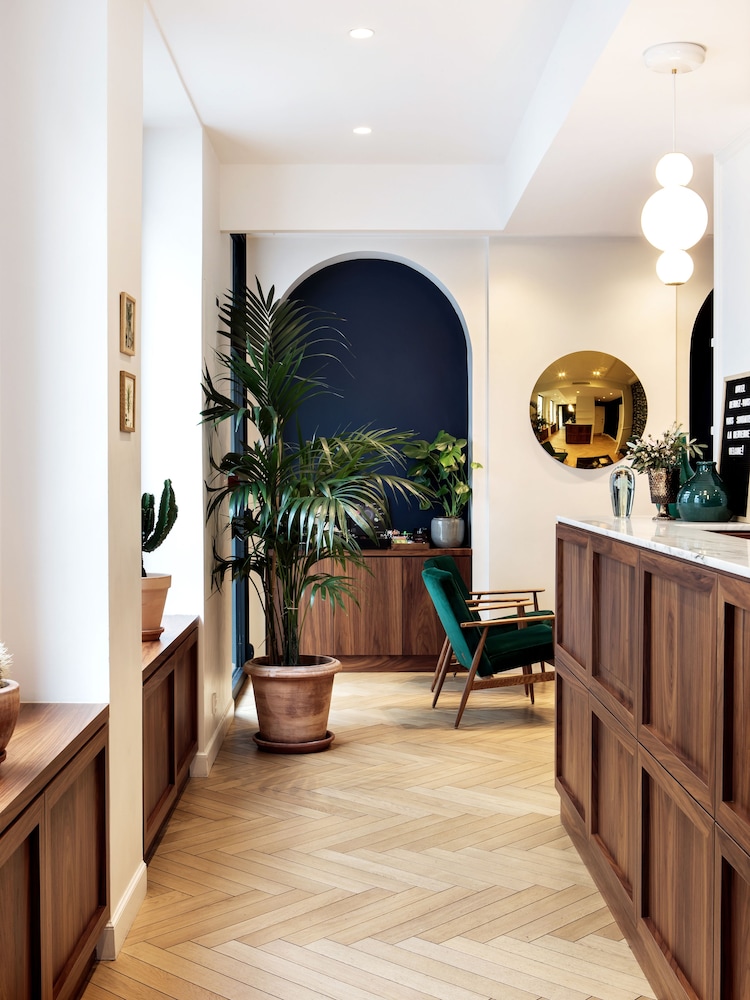 Hotel Rendez-Vous Batignolles 33/42
