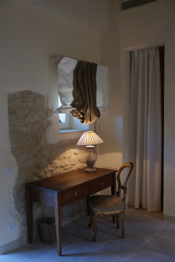 Castello Camemi 44/69