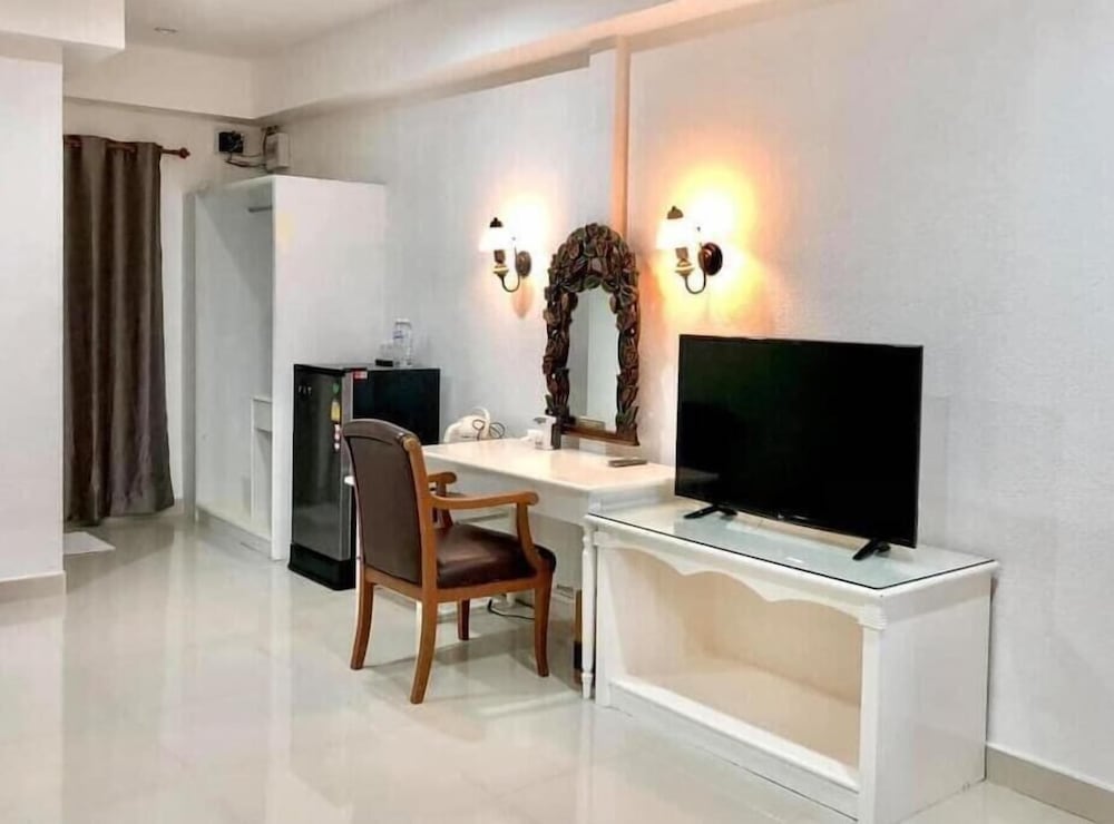 Lopburi Inn Hotel 31/46