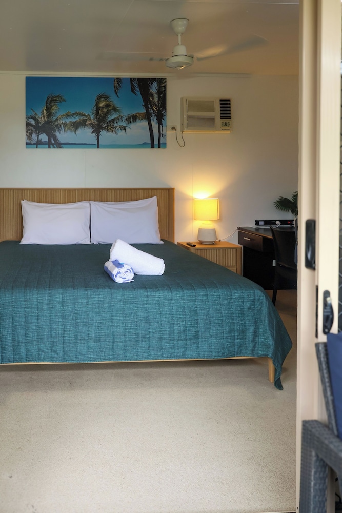 Wongai Beach Hotel 32/75