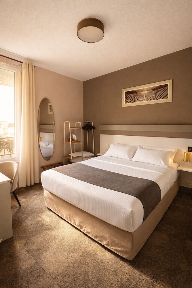 Logis Hotel Le Majestic 12/48